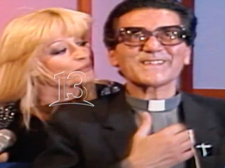 Raffaella Carrá en Chile junto al cura Hasbún