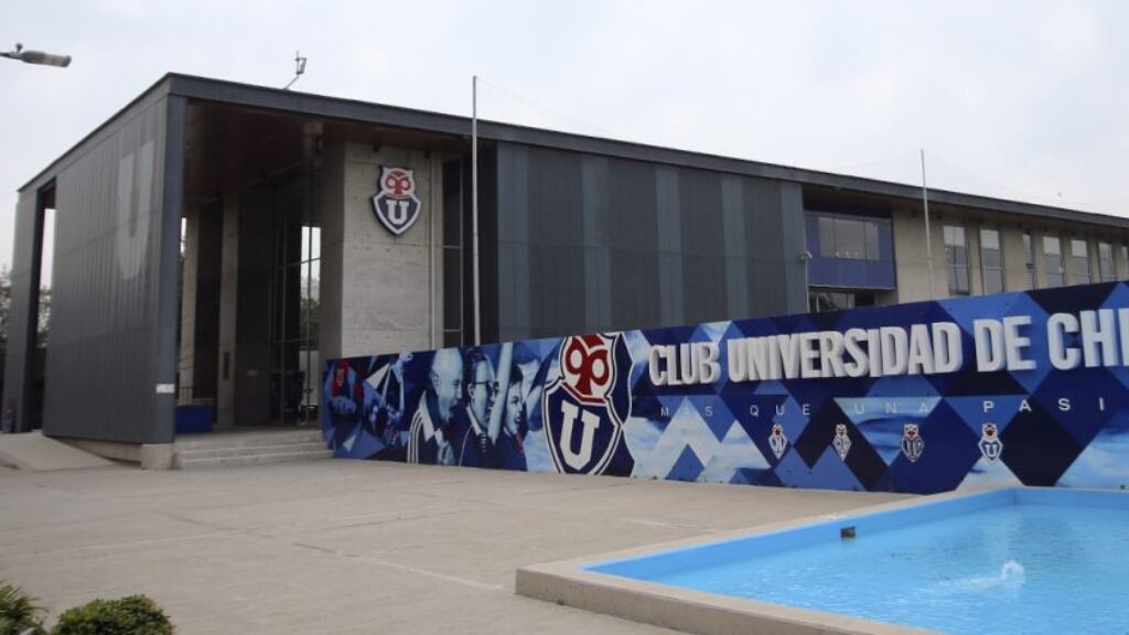 Insólito: denuncian venta de máquina cortadora de pasto del Centro Deportivo Azul como chatarra