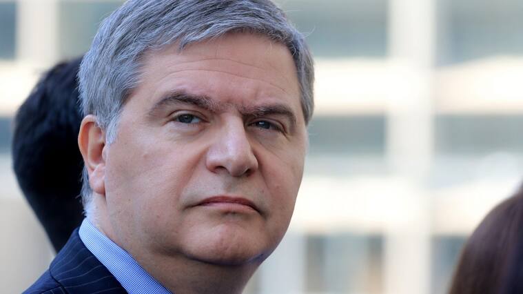 10 de Septiembre de 2018 / SANTIAGOEl presidente de la fundación Jaime Guzmán, Jorge Jaraquemada, llegó hasta el Centro de Justicia para hablar con la prensa, tras interponer una querella contra quienes resulten responsables por el ataque a la tumba del ex senador y fundador de la Unión Demócrata Independiente.
FOTO: HANS SCOTT / AGENCIAUNO