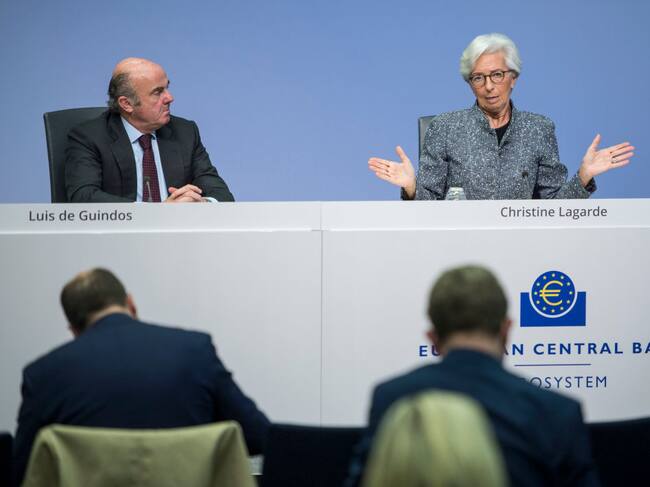 La titular del BCE, Christine Lagarde, habla con la prensa sobre la crisis del Covid-19