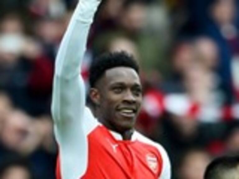 Arsenal venció 2-1 a Leicester City y sigue en carrera por la Premier League