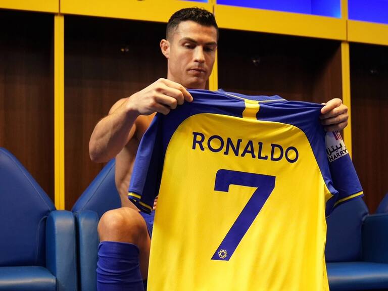 Desde Inglaterra frustran esperado debut de Cristiano Ronaldo en Al Nassr: el portugués arrastra una sanción