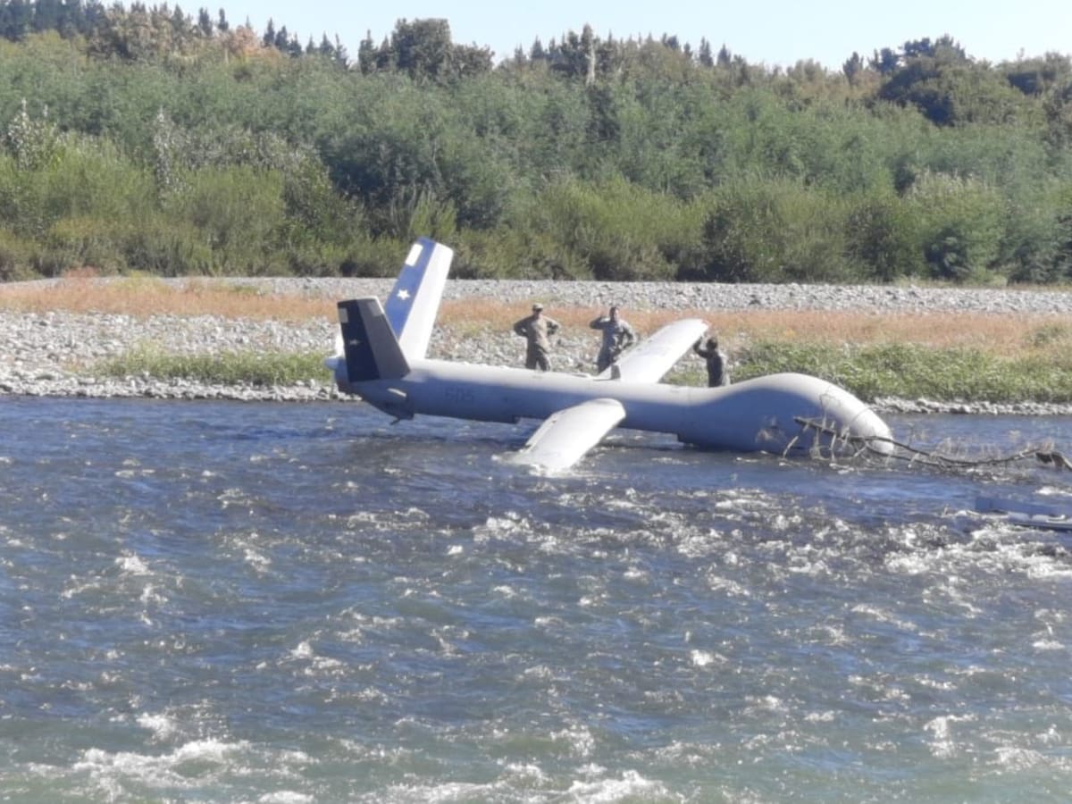 Capota avión no tripulado de la FACH en río Cautín