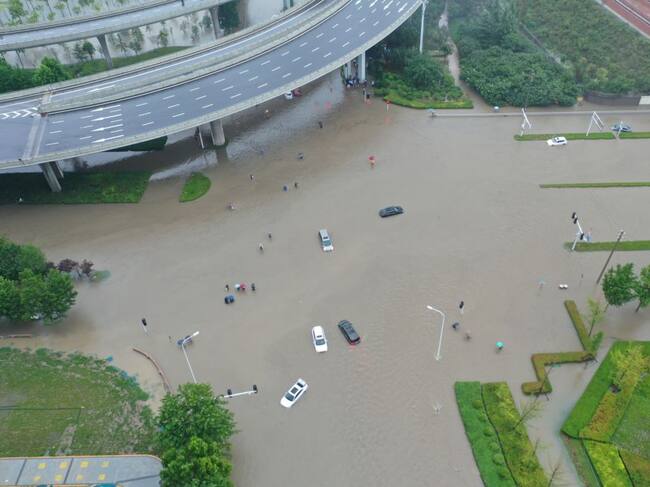 Imagen aérea de las calles inundadas en la ciudad de Zhengzhou