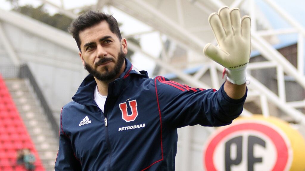 El particular saludo de Johnny Herrera por los 95 años de la U