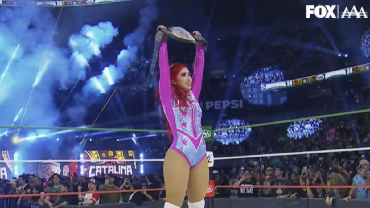 La Catalina hace historia en Triplemanía 34 y se corona campeona Reina de Reinas de AAA