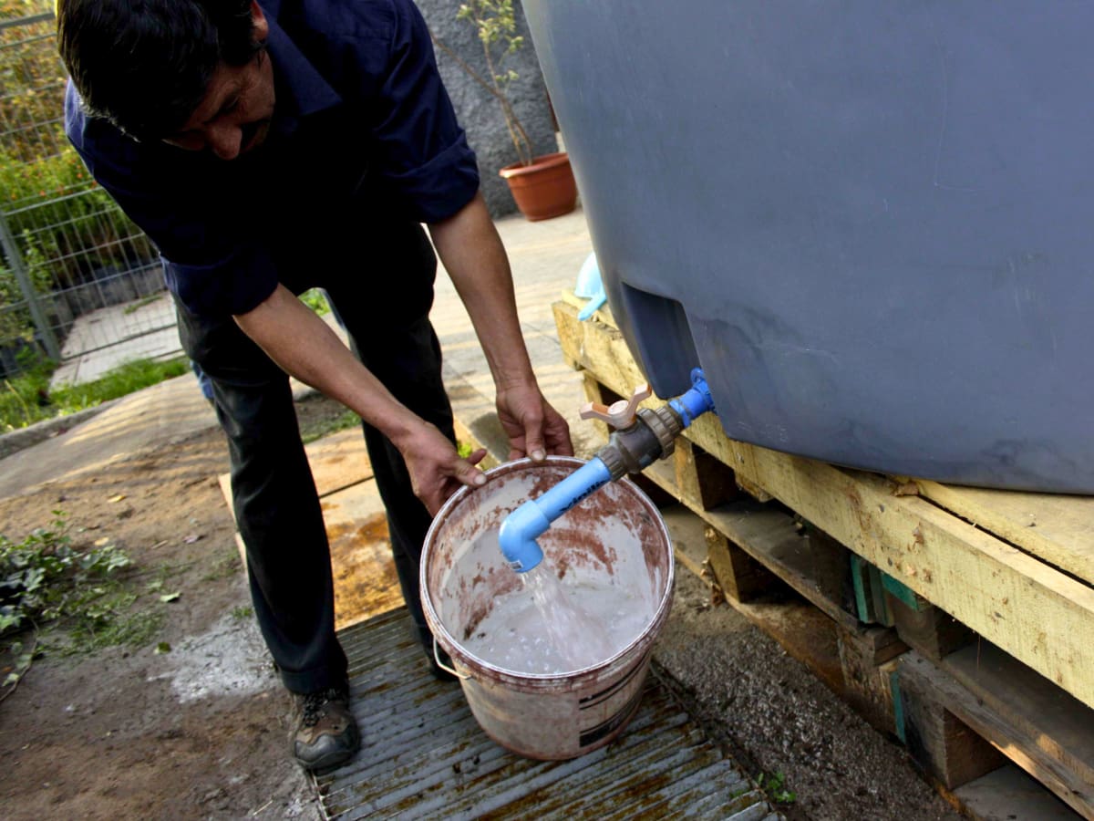 Megacorte de agua afectará a 121 mil clientes en Santiago: fecha, horarios y las comunas anunciadas por Aguas Andinas