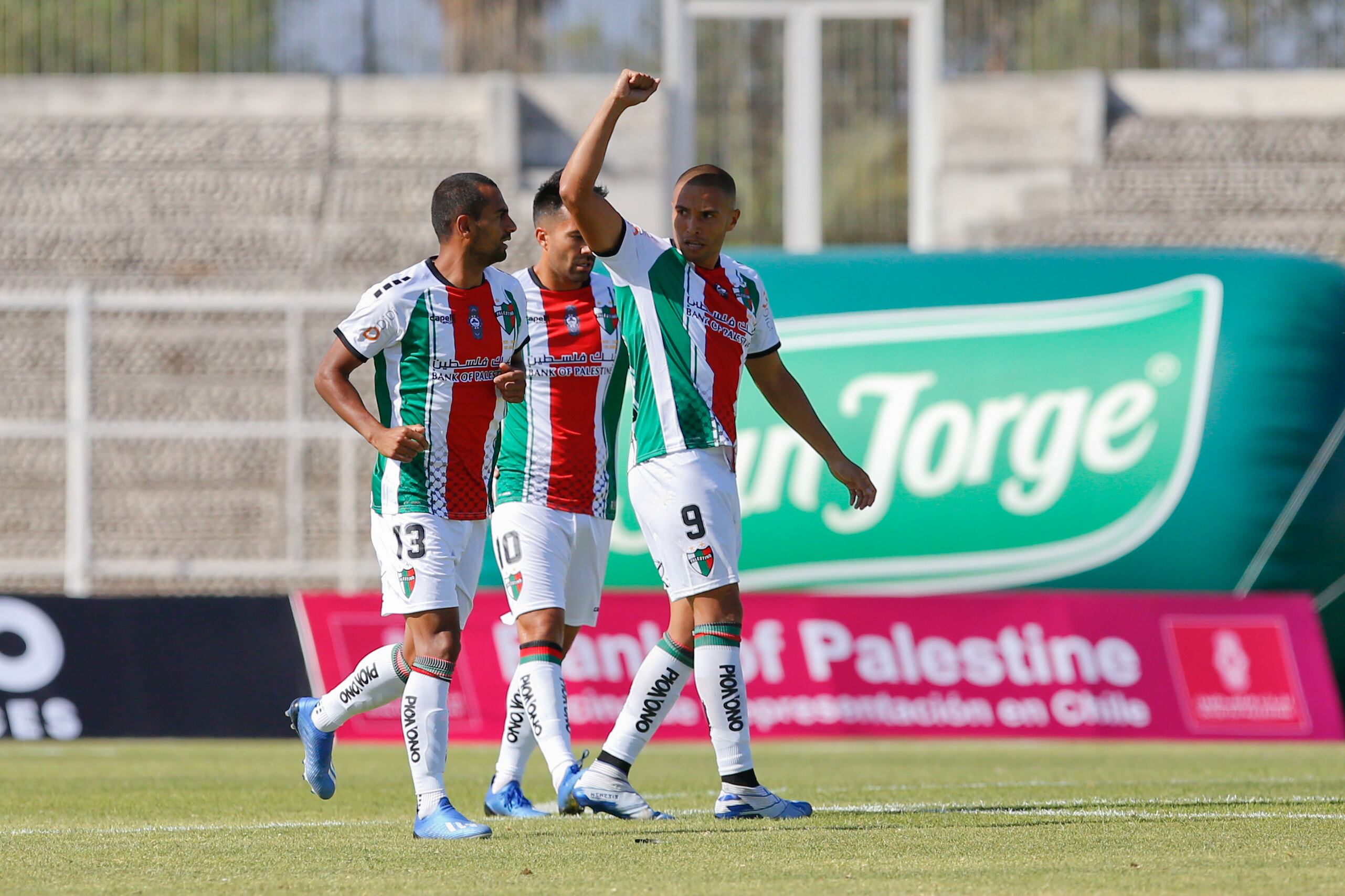 1 de Febrero del 2020/SantiagoLeandro Benegas celebra su primer gol y el 1 a 0 de su equipo ,durante el partido valido por la segunda fecha del Campeonato Nacional AFP PlanVital 2020, entre Palestino vs Huachipato, disputado en el Estadio Municipal de la Cisterna.
FOTO:FRANCISCO LONGA/AGENCIAUNO