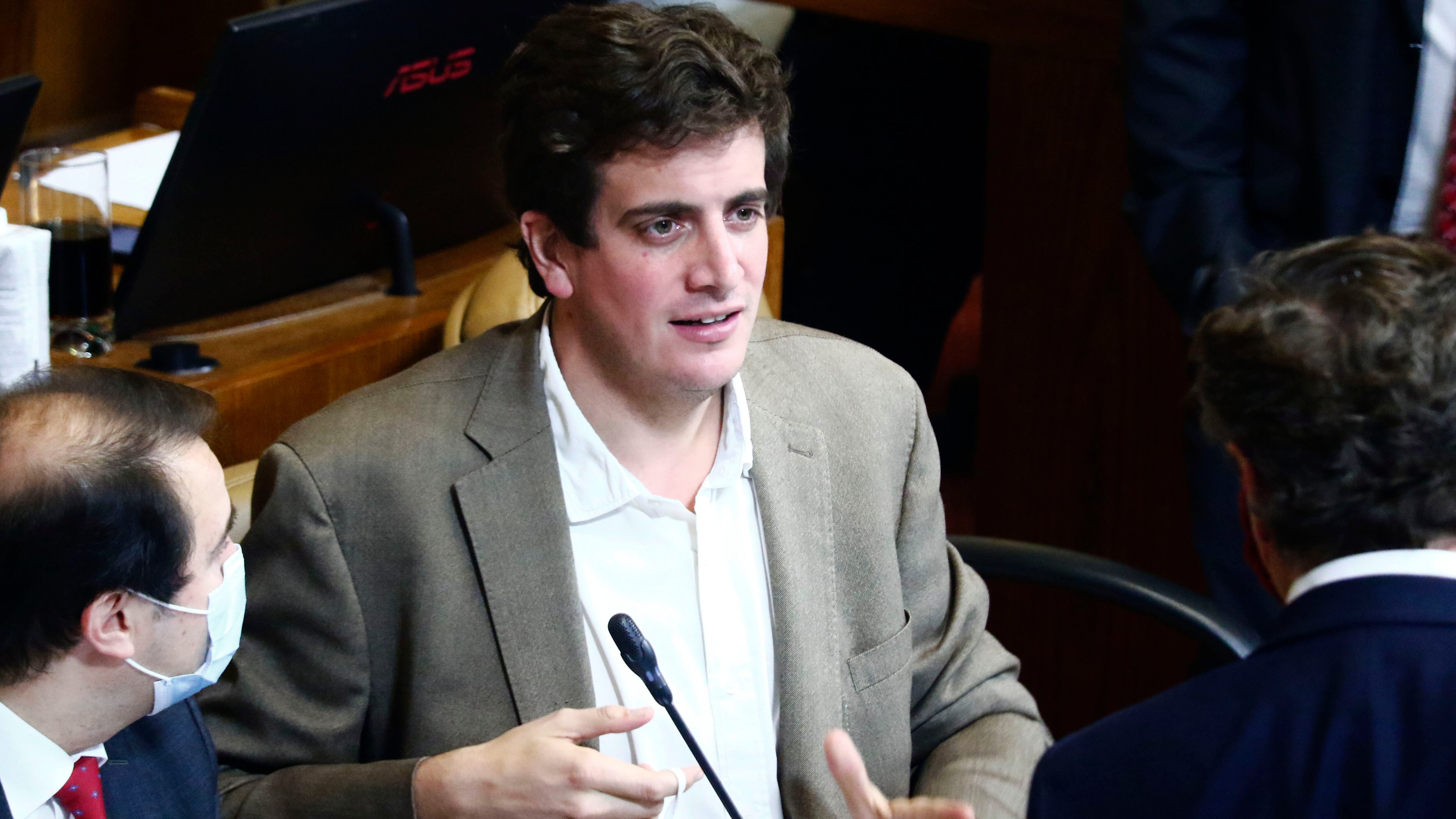 06 DE MAYO DE 2020/VALPARAISOEl diputado Diego Schalper, durante la sesion de la Camara de Diputados, en donde se discute el acceso a las prestaciones del seguro de desempleo.
FOTO: LEONARDO RUBILAR CHANDIA/AGENCIAUNO