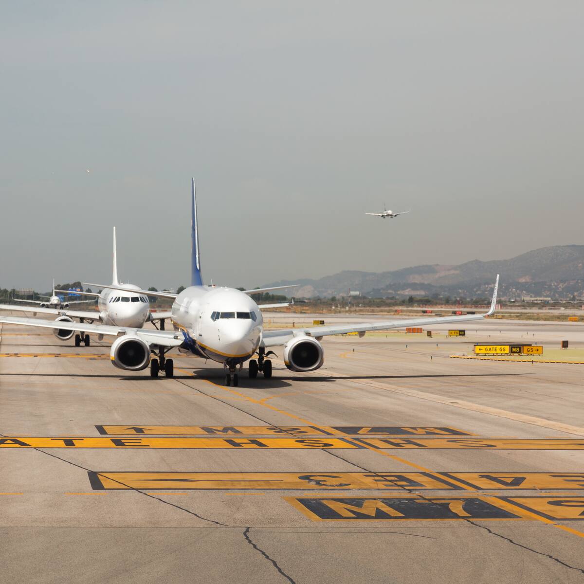 Indignación total: padres abandonan a su hijo en aeropuerto de Barcelona y se van de viaje