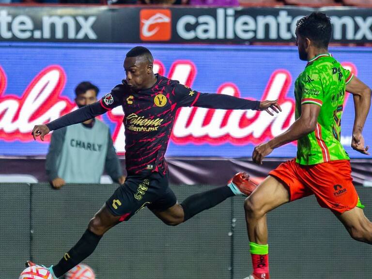 Cayó el séptimo: Colo Colo cerró el fichaje de Fabián Castillo proveniente de México