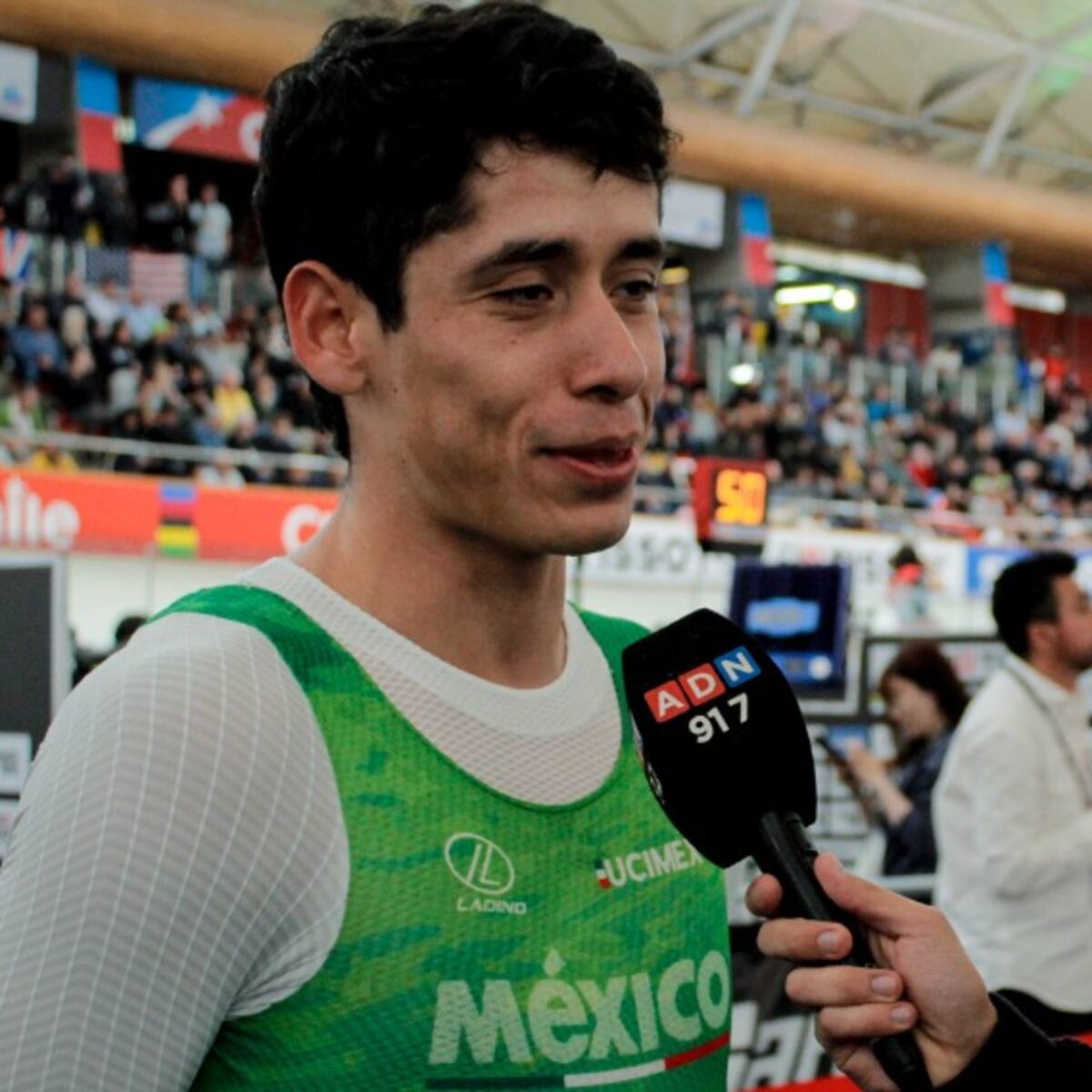 Es mexicano, está en Chile por el Mundial de Ciclismo y esto le gustó de Santiago: “En América no se ve mucho eso”