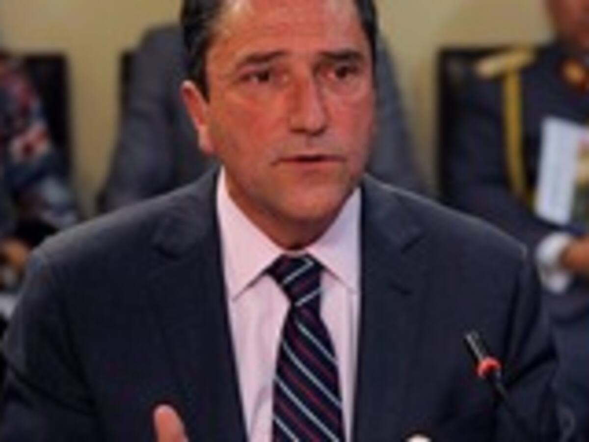 Ministro de Defensa anunció propuesta para derogar Ley Reservada del Cobre