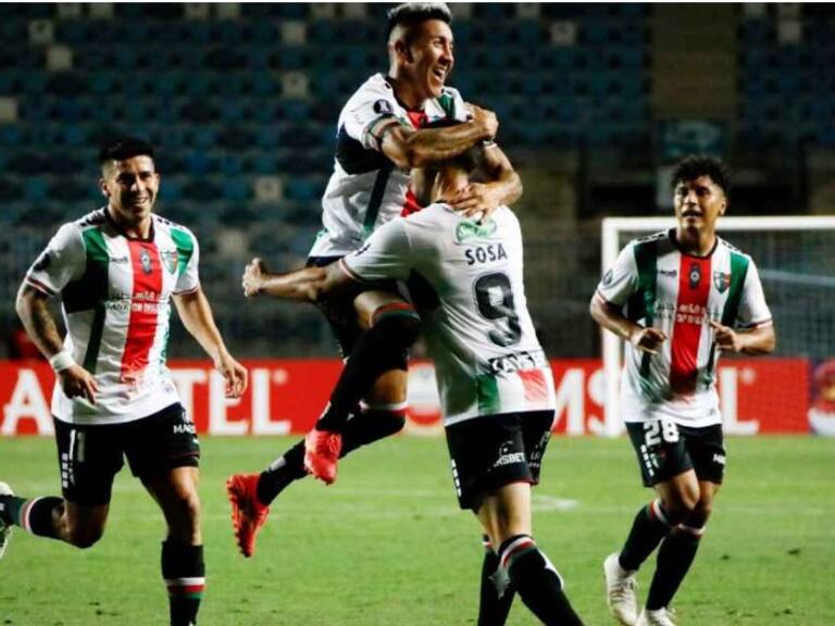 El espectacular gesto del plantel de Palestino con los hinchas que llegaron en bus a La Paz