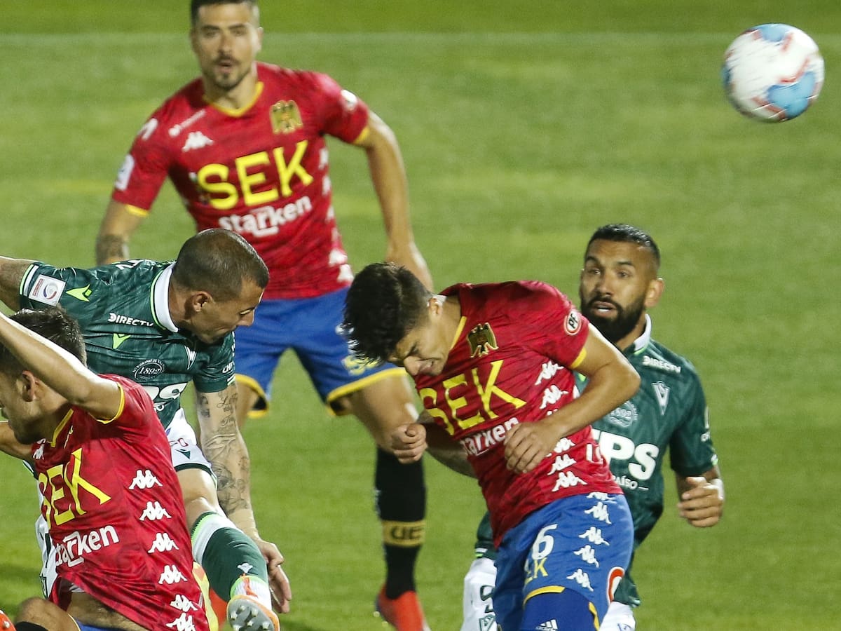 Santiago Wanderers sufrió para vencer en los últimos minutos a la Unión Española