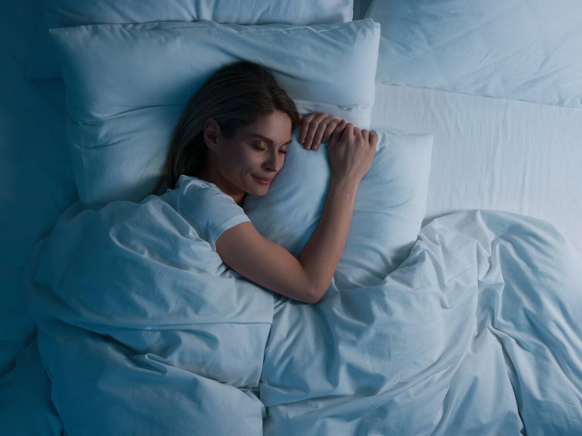 ¿Duermes lo suficiente? revelan el “punto óptimo” de sueño para cuidar la salud mental y evitar la demencia
