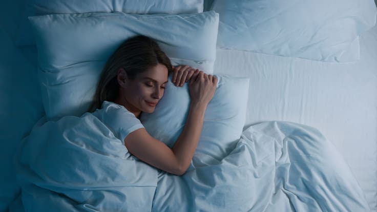 ¿Duermes lo suficiente? revelan el “punto óptimo” de sueño para cuidar la salud mental y evitar la demencia