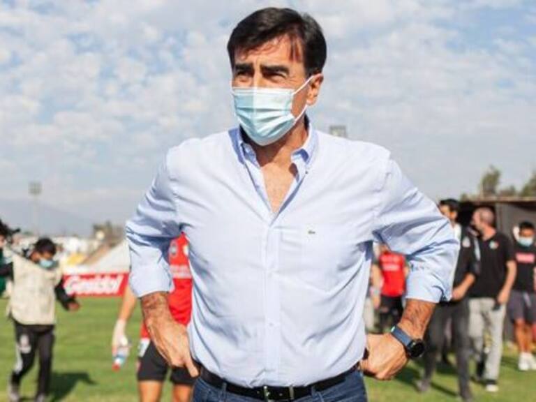 La felicidad de Gustavo Quinteros tras golear a Palestino: "Fue uno de los mejores partidos del año, dejamos jugar menos al rival"