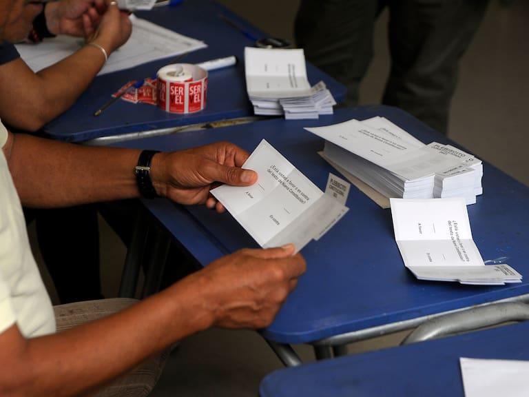 Comienza el pago a vocales de mesa: revisa el monto y cómo cobrar el dinero