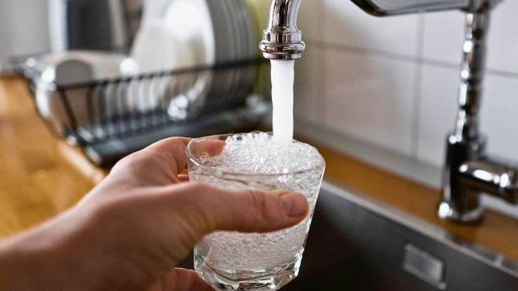 Por hasta 15 horas: Aguas Andinas confirma cortes de agua en Santiago este martes 12 de mayo en 8 comunas de la RM