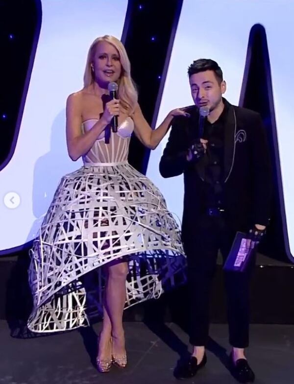 Cecilia Bolocco con vestido reciclado