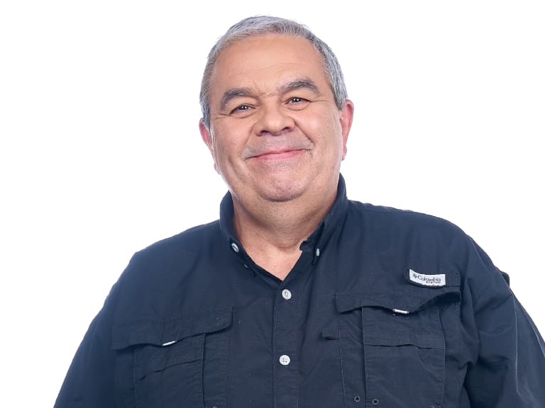 Aldo Schiappacasse debutó como columnista de El País donde relató lo acontecido en el reciente Superclásico