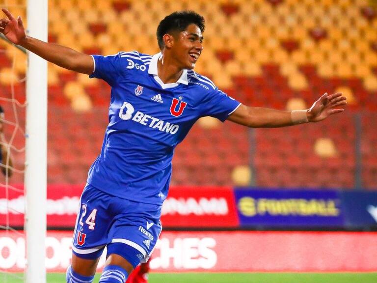 Respiran los azules: Universidad de Chile habría rechazado la oferta del AC Milan por Darío Osorio