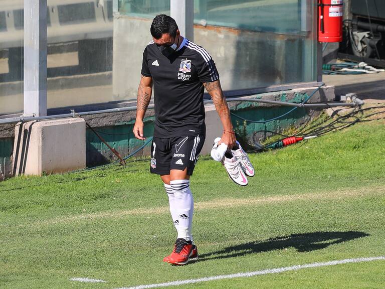 Hermana de Esteban Paredes tras la salida del delantero de Colo Colo: «Le dieron una puñalada por la espalda»