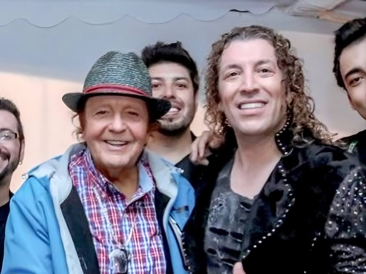 “Mucha pena y dolor”: la terrible muerte que golpea a Leo Rey y al mundo de la música chilena