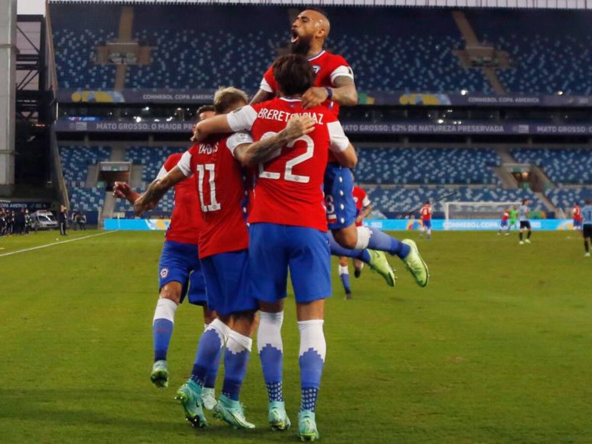 En barriles con hielo: Jugadores de La Roja se recuperan tras el empate ante Uruguay por Copa América