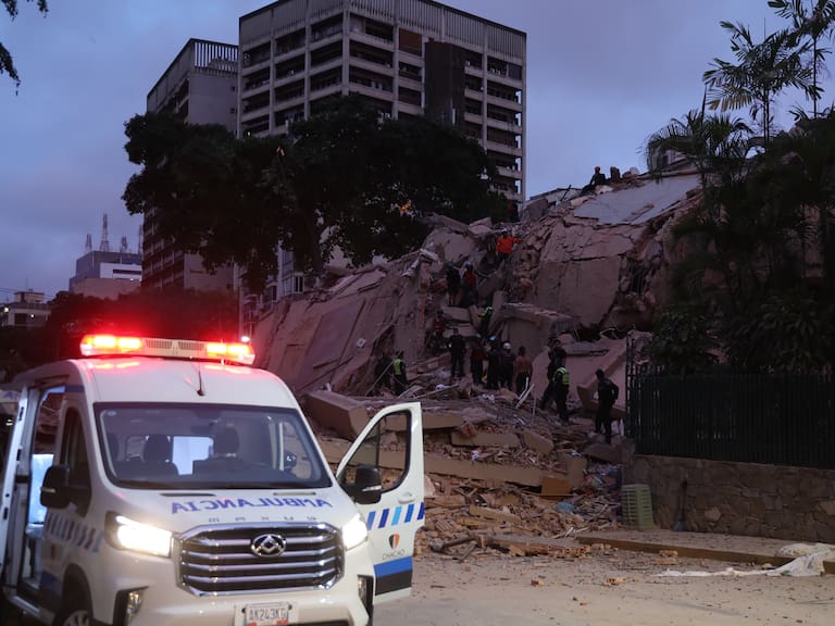 CARACAS, VENEZUELA - JUNE 24: First responders attend a damaged building at Los Palos Grandes after a magnitude 7.2 earthquake struck Venezuela and other regions in the Caribbean on June 24, 2026 in Caracas, Venezuela. According to the U.S. Geological Survey (USGS), the main earthquake was followed by a 7.5-magnitude aftershock less than a minute later; although some buildings collapsed, the number of victims remains unknown. (Photo by Edilzon Gamez/Getty Images)
