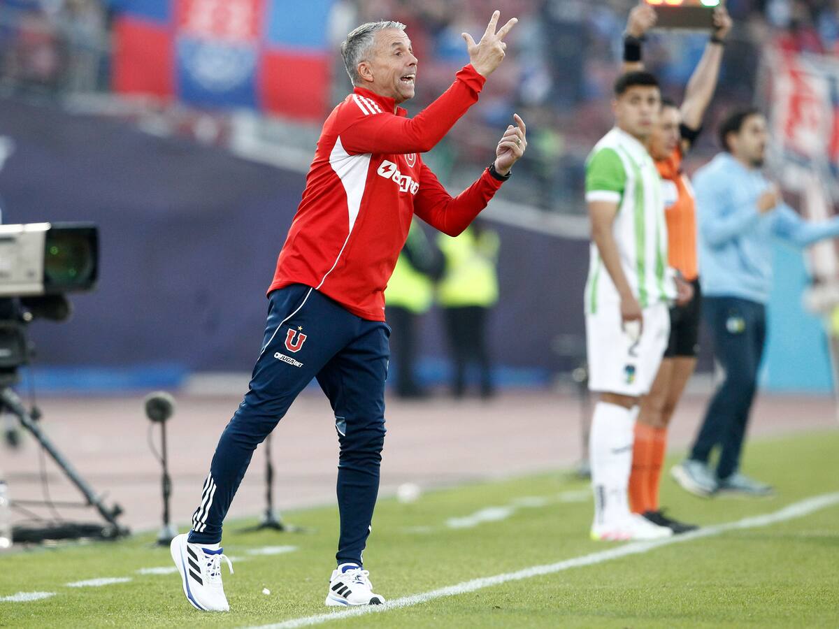 Las dos razones de Gustavo Álvarez para no suspender el partido ante Curicó Unido por Copa Chile