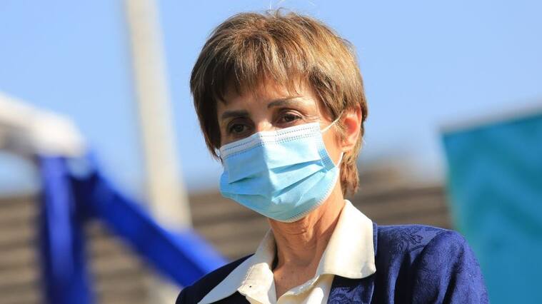 28 de Septiembre de 2021 / ÑUÑOALa ministra subrogante de Salud, Paula Daza, junto a la Seremi de Salud Helga Balich invitan a los rezagados mayores de 55 años a inocularse con la dosis de refuerzo contra el covid 19 en el velódromo del Estadio Nacional
Paula Daza, ministra Subrogante de Salud
FOTO: DIEGO MARTIN / AGENCIAUNO