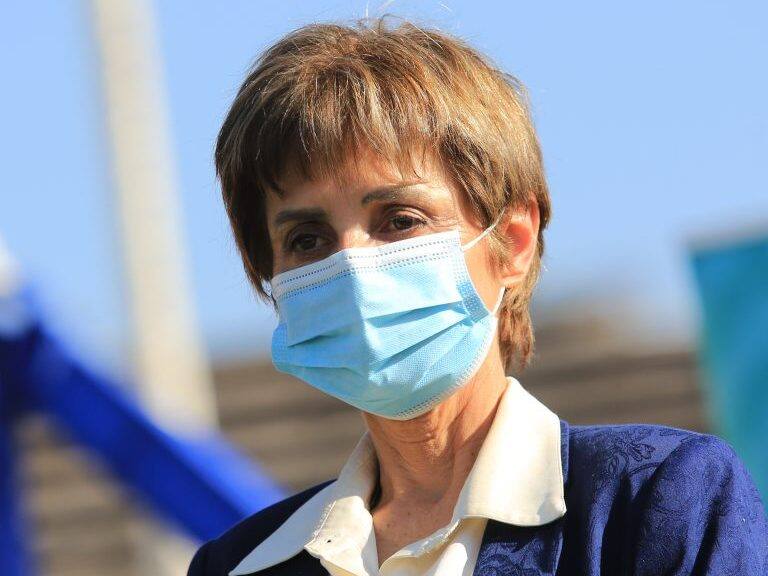 28 de Septiembre de 2021 / ÑUÑOALa ministra subrogante de Salud, Paula Daza, junto a la Seremi de Salud Helga Balich invitan a los rezagados mayores de 55 años a inocularse con la dosis de refuerzo contra el covid 19 en el velódromo del Estadio Nacional
Paula Daza, ministra Subrogante de Salud
FOTO: DIEGO MARTIN / AGENCIAUNO