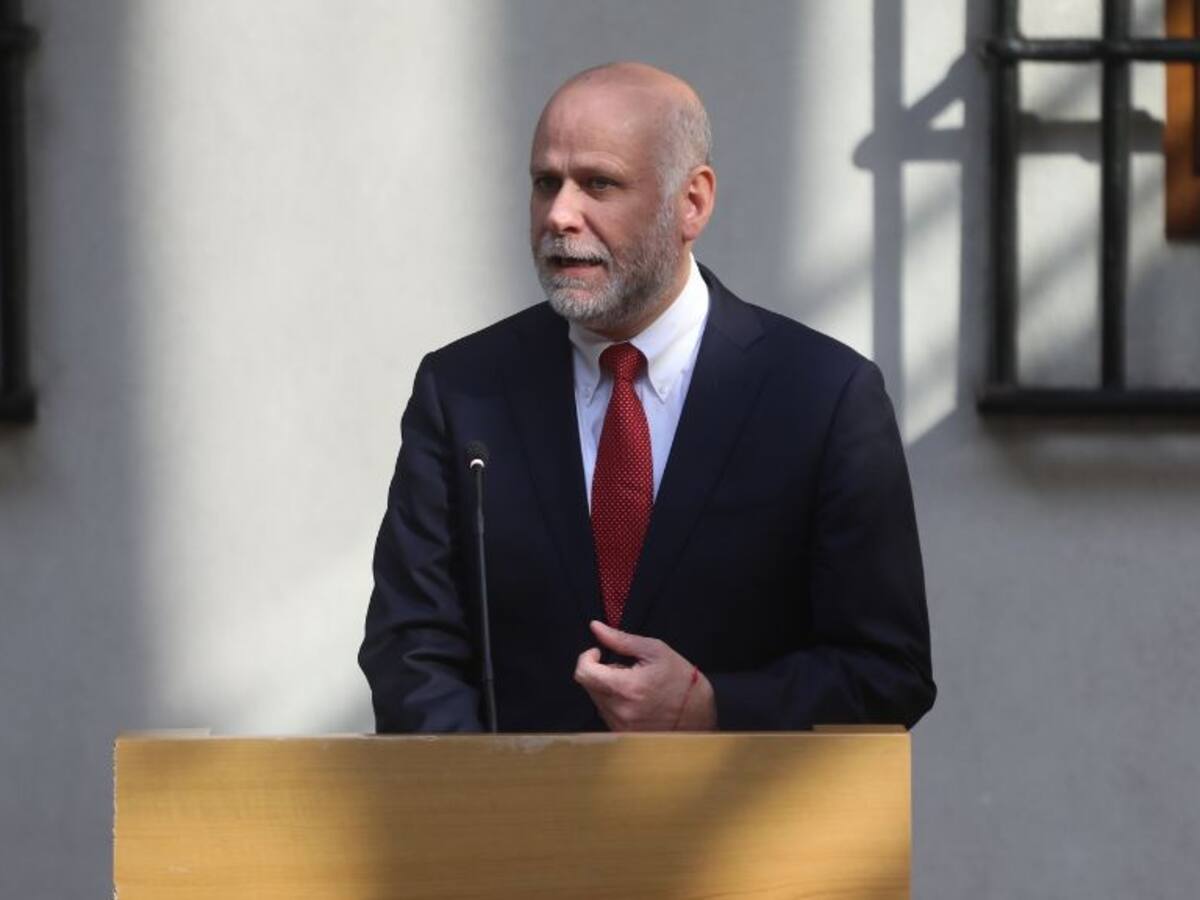 Ministro Elizalde tilda de “absurdo político” denuncia por cohecho en su contra tras polémica con diputado Rivas