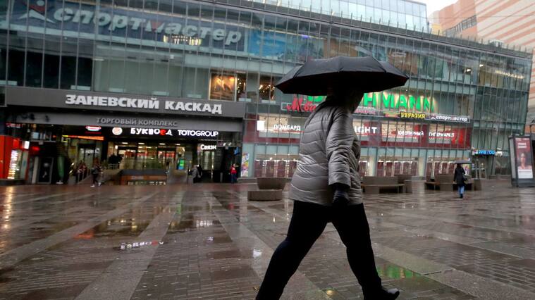San Petersburgo con sus calles vacías por las restricciones ante el Covid-19