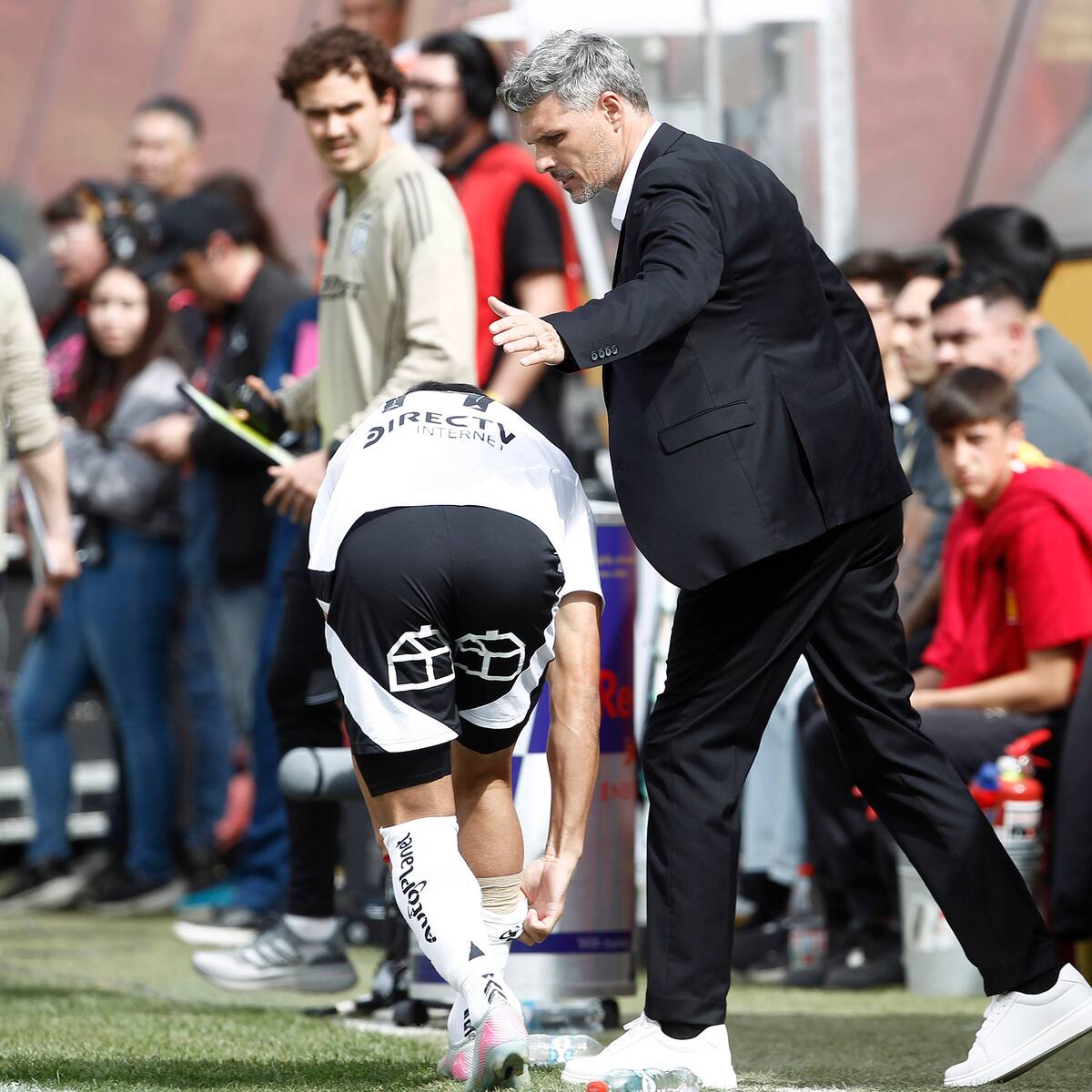 Fernando Ortiz tendrá tarea: la larga lista de bajas de Colo Colo para enfrentar a Iquique por el Campeonato Nacional