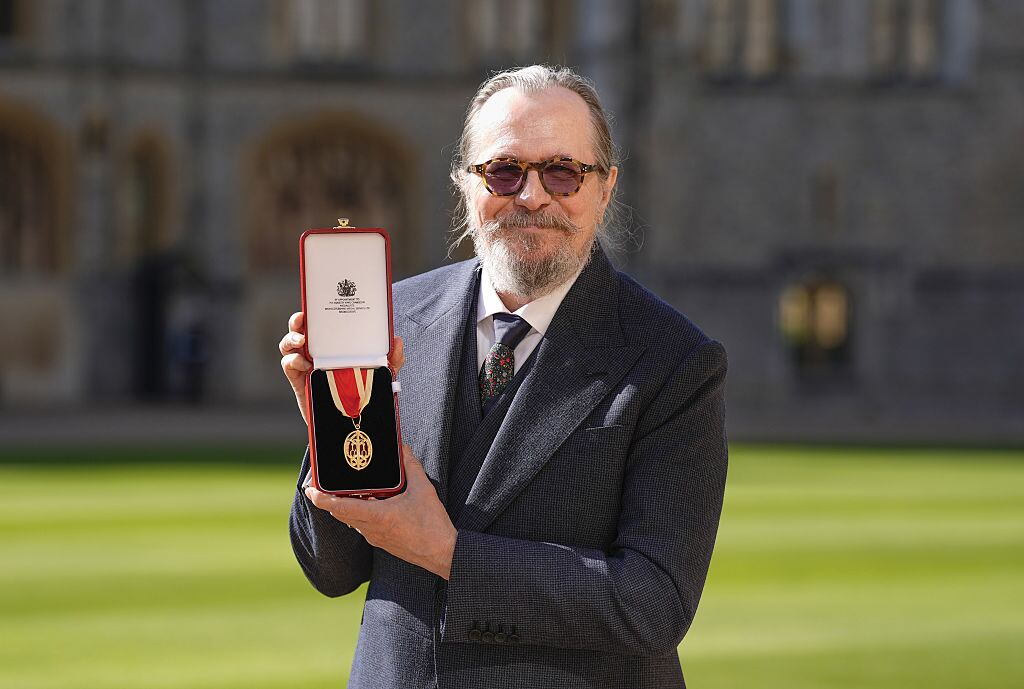 Getty Images | Gary Oldman tras ser distinguido con el título de Caballero del Imperio Británico