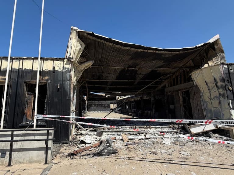 Escuela quemada en Punta Parra