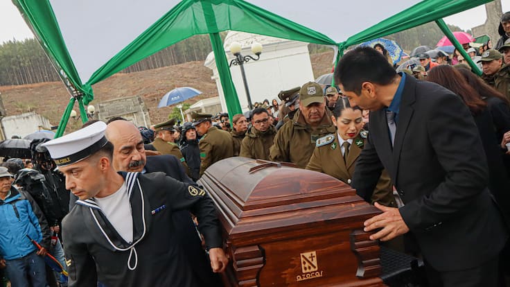 Armada no sancionará a marino y primo de carabinero fallecido en Cañete que emplazó a Presidente Boric durante funeral