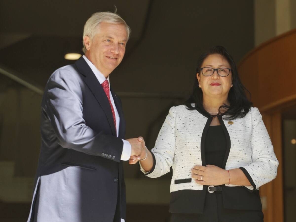 Contraloría entrega plazo a Presidencia para explicar almuerzo de Kast con excompañeros de universidad