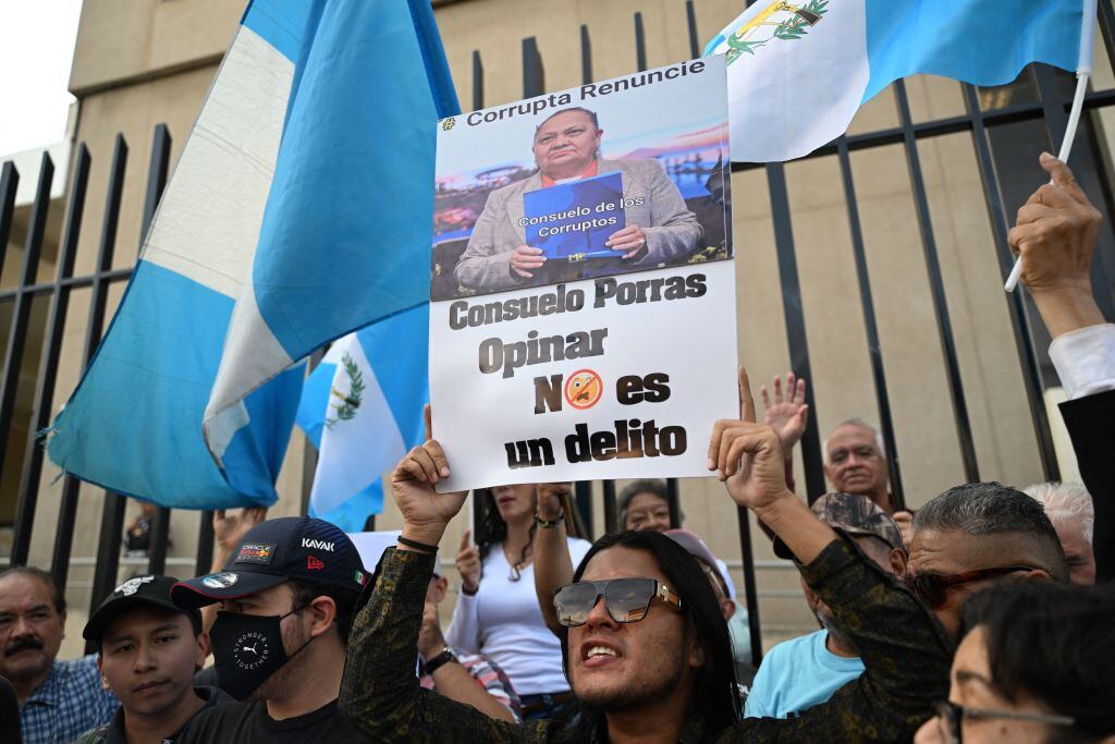 Protesta contra la fiscal general por sus actos contra Semilla en Guatemala