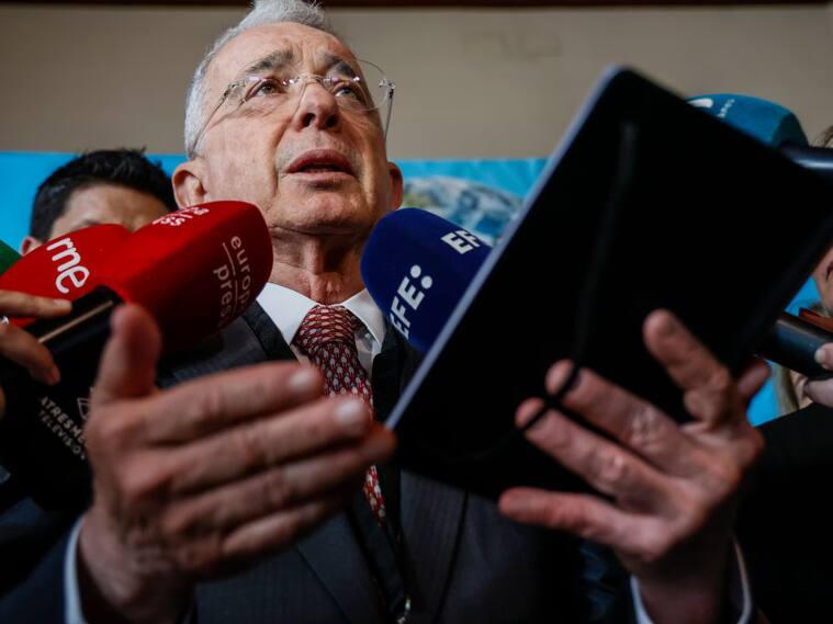 El expresidente de Colombia Alvaro Uribe en un evento en España