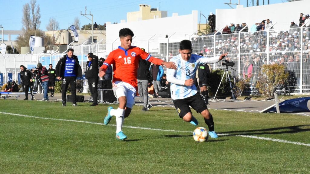 Con un golazo olímpico, la Roja sub 17 vence a Argentina como visitante en duelo amistoso