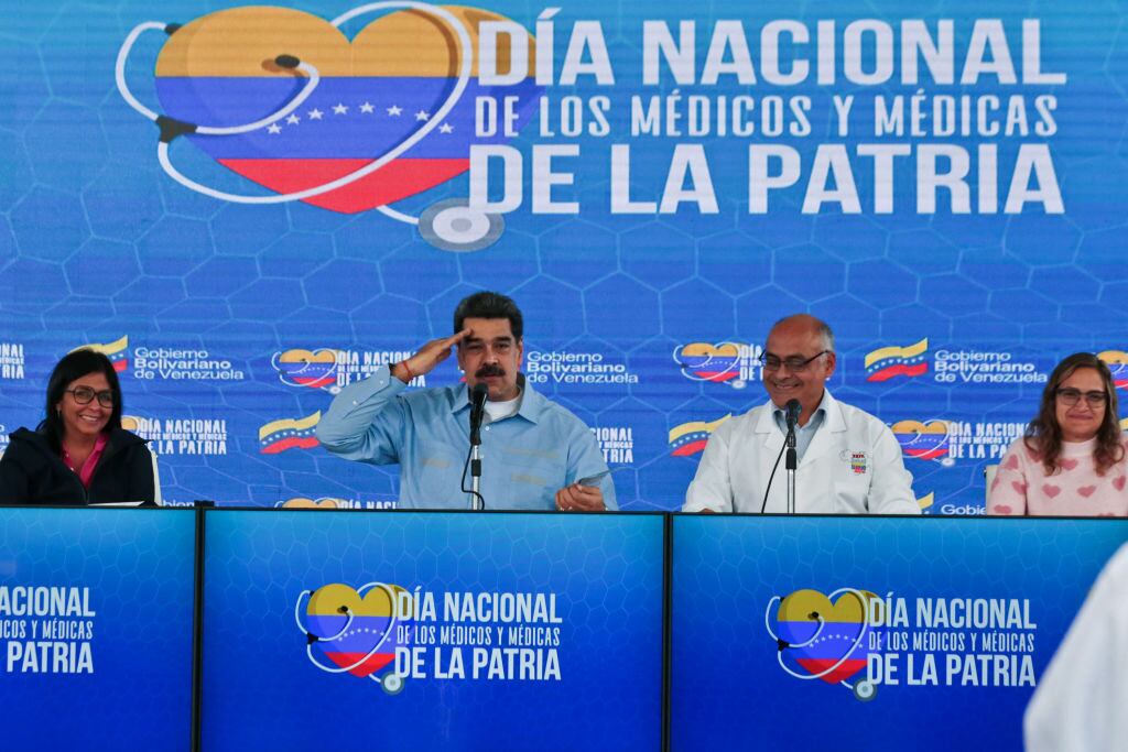 Nicolás Maduro y el gobierno venezolano destacan la labor de los médicos del sistema público