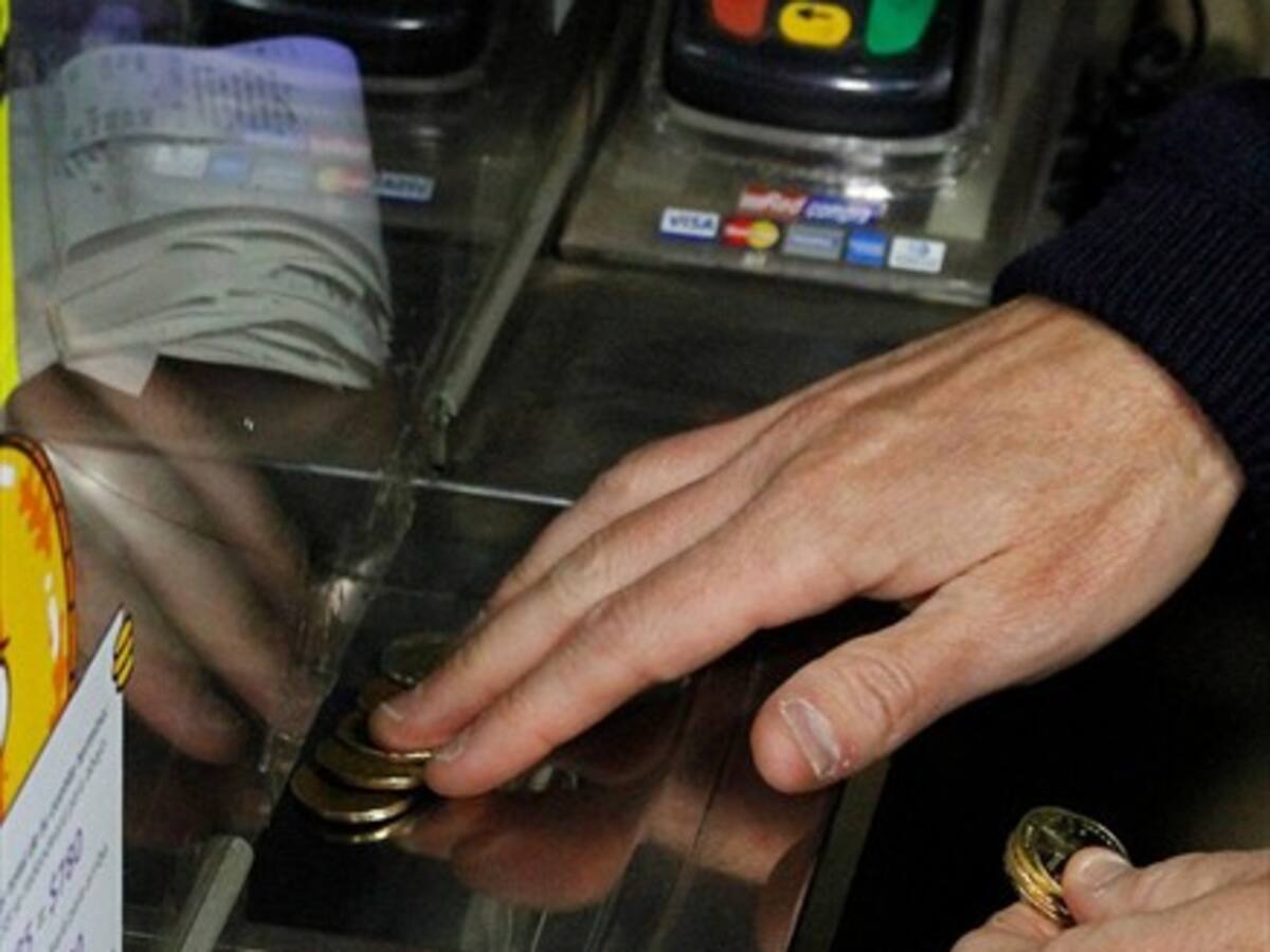 Monedas antiguas de $100 saldrán de circulación en noviembre