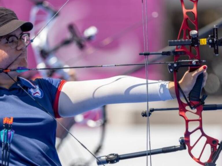 Mariana Zúñiga obtuvo medalla de plata en el tiro con arco y es la atleta chilena más joven en ser podio paralímpico