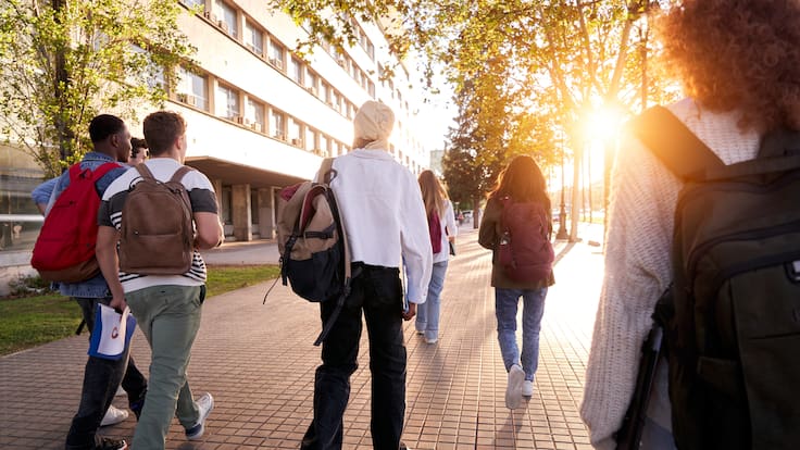 Menos Becas Chile: cómo cambia el mapa de posgrados en el extranjero y cuánto cuestan
