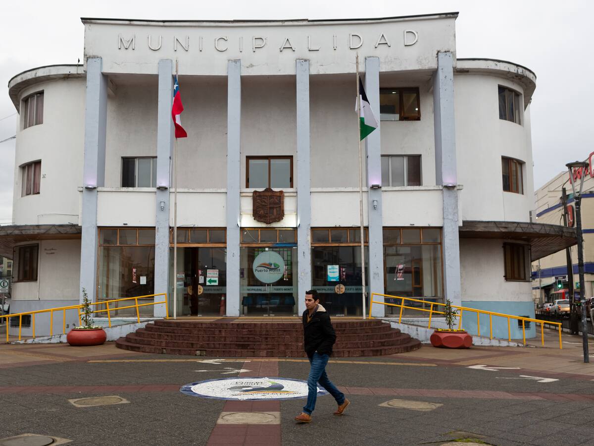 Municipalidad de Puerto Montt detecta a 27 funcionarios que viajaron al exntranjero o fueron a casinos con licencias médicas irregulares