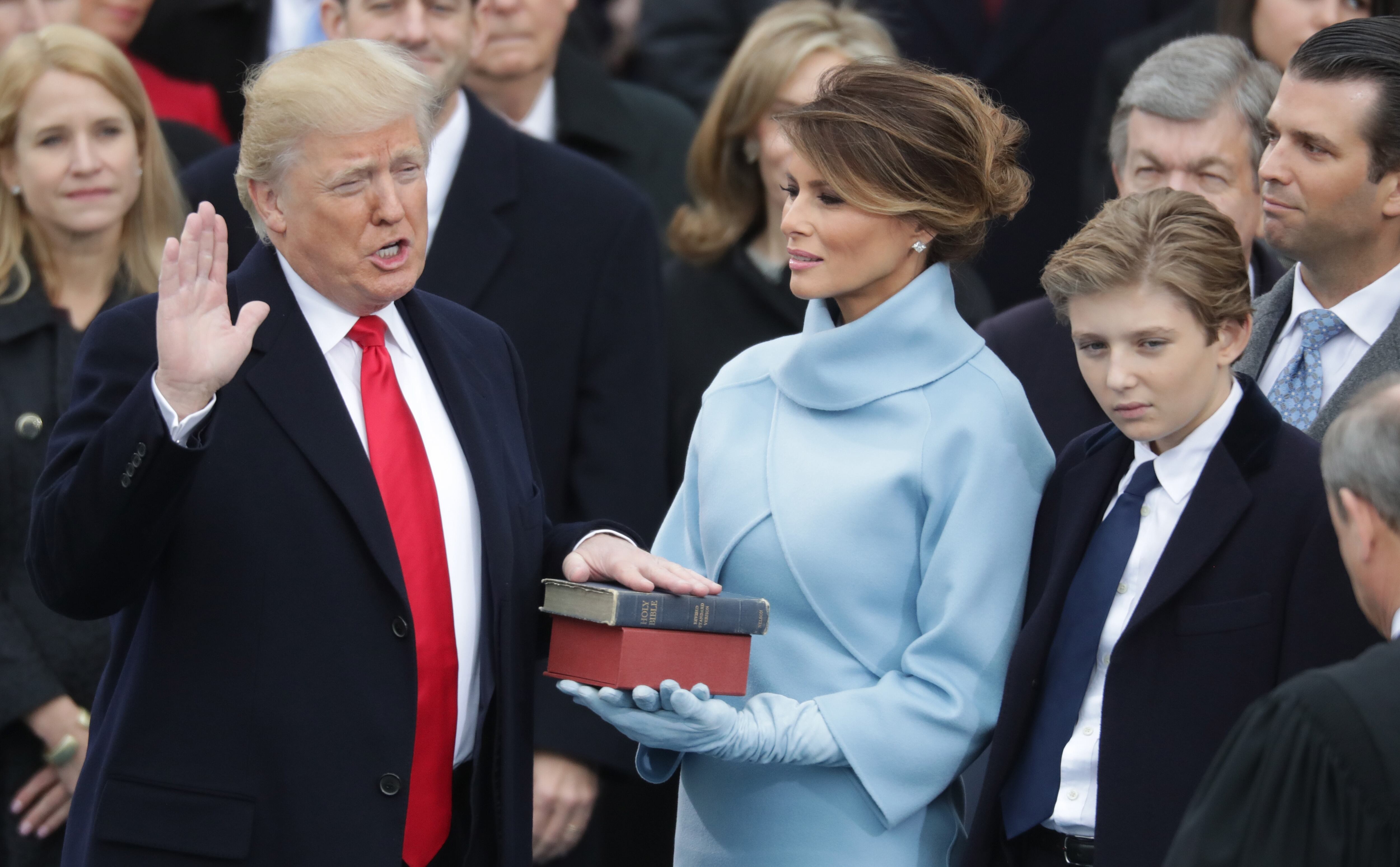 Archivo: Donald Trump el 20 de enero del año 2017.